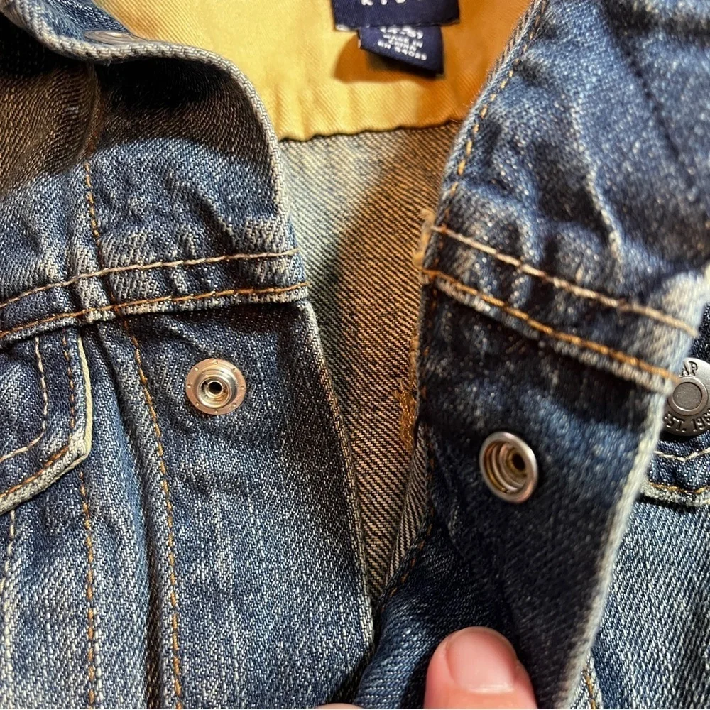 GAP Kids Classic Y2K Blue Jean Jacket Distressed Size XS 4-5 100% Cotton Western